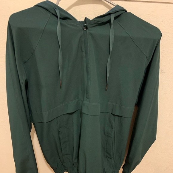 windbreaker - Picture 1 of 2
